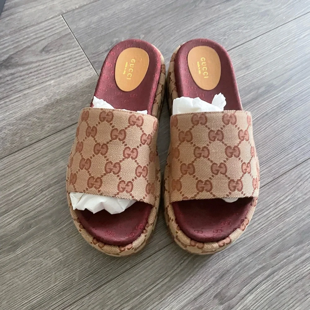 SOLD Women's Original GG slide sandal Size : 38 - Picture 2 of 6